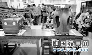 春節(jié)臨近 紅木家具進(jìn)入旺季價(jià)格不斷上漲 春節(jié)臨近 紅木家具進(jìn)入旺季價(jià)格不斷上漲