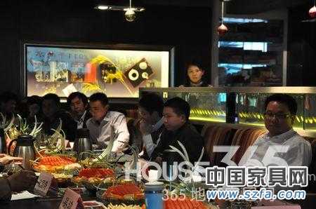 南京家居建材業(yè)多位大佬出席本次活動(dòng) 家居建材業(yè)大佬話營(yíng)銷 網(wǎng)絡(luò)將成主流渠道(HOUSE365 劉國(guó)超)