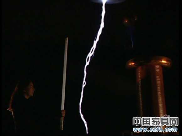 2011年米蘭國際燈飾展系列活動之:《重造米蘭神圣的小樹林》 2011年米蘭國際燈飾展系列活動之:《重造米蘭神圣的小樹林》