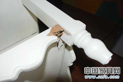 花了近2000元買回的茶幾，運回家卻發(fā)現(xiàn)“破了相”