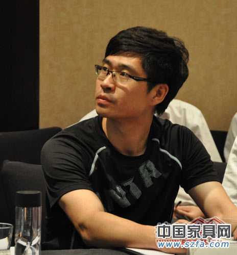 深圳大學(xué)家具設(shè)計(jì)研究所所長(zhǎng) 唐開(kāi)軍教授 深圳大學(xué)家具設(shè)計(jì)研究所所長(zhǎng) 唐開(kāi)軍教授