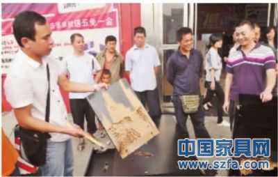 左右布藝沙發(fā)長沙店實(shí)木茶幾竟是紙做？