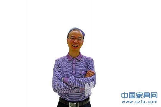 邱德厚一一回應質疑。