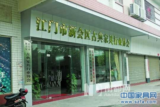 邱德厚一一回應質疑。