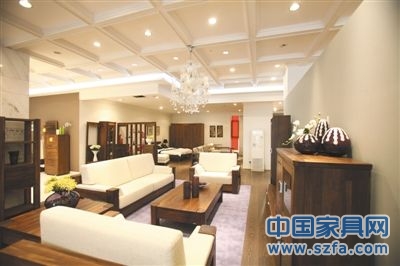 業(yè)內(nèi)人士認(rèn)為，實(shí)木家具的價(jià)值應(yīng)體現(xiàn)在材料和加工工藝的結(jié)合上。