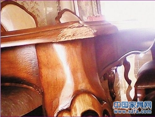 店員自稱進(jìn)口家具純實木 被拆穿后成了臨時工