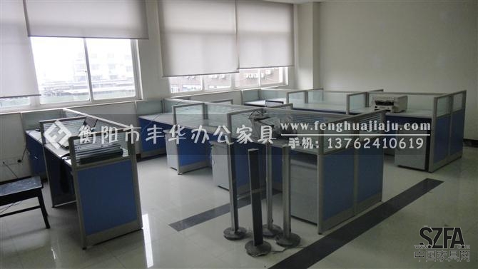衡陽(yáng)豐華辦公家具，專業(yè)承接辦公家具相關(guān)工程。歡迎新老客戶訂購(gòu)、洽談?。? /><br />
<br />
<br />
&nbsp;</span></div>
<div><span style=