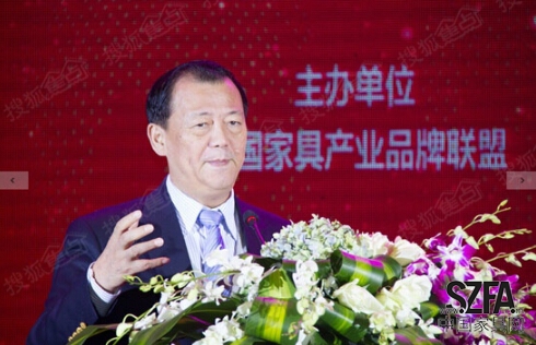 保育鈞、姚景源親切接見中國(guó)家具品牌節(jié)秘書長(zhǎng)