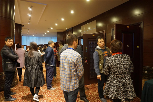 新品體驗區(qū)，讓每位嘉賓零距離體驗金大新品防盜門的過硬品質(zhì)