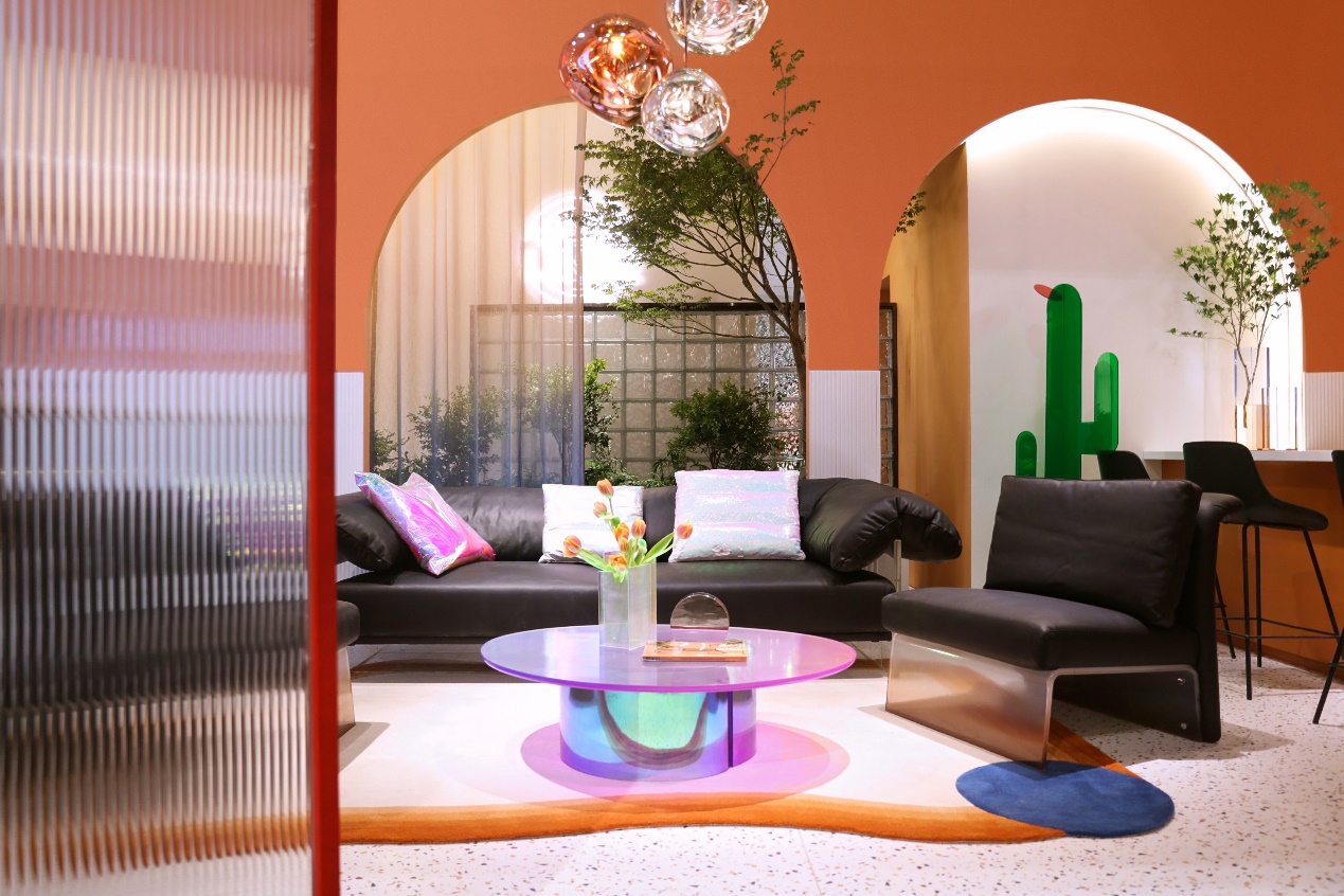 P:\06 品牌部\01 品牌戰(zhàn)略部\08-品牌公關(guān)\2021年\月度公關(guān)內(nèi)容\7月\稿件5 林氏木業(yè)首秀中國建博會(huì)，綜合新業(yè)態(tài)熱浪來襲\配圖\bba7d434466276e9898488825da43946_.jpg