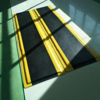 發(fā)泡防靜電腳墊，抗疲勞和緩解疲勞的區(qū)別，卡優(yōu)桌墊